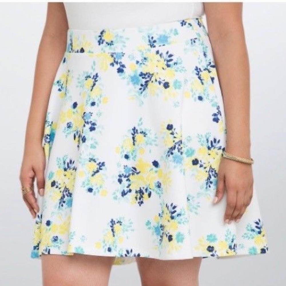 Torrid floral skater skirt sz 1